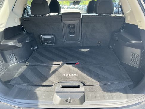 Used 2020 Nissan Rogue SV AWD/4WD image 17