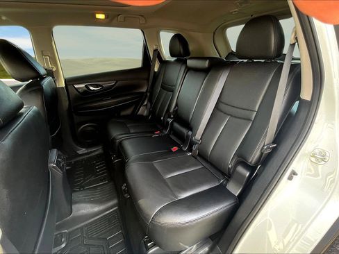 Used 2020 Nissan Rogue SL w/ Premium Package image 14