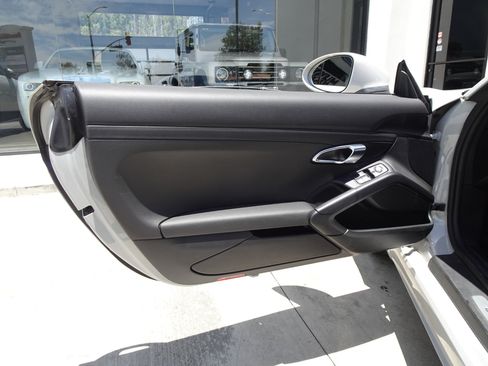 Used 2021 Porsche 718 Cayman RWD image 14