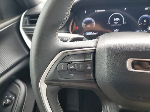 Used 2023 Jeep Grand Cherokee Altitude RWD image 21