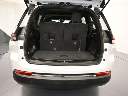 New 2025 Jeep Grand Cherokee L Laredo image 27