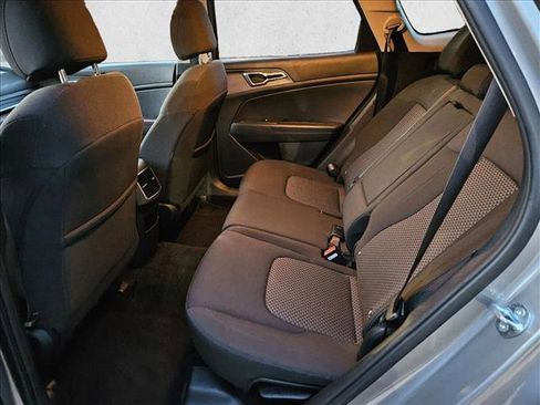 Used 2025 Kia Sportage LX image 21