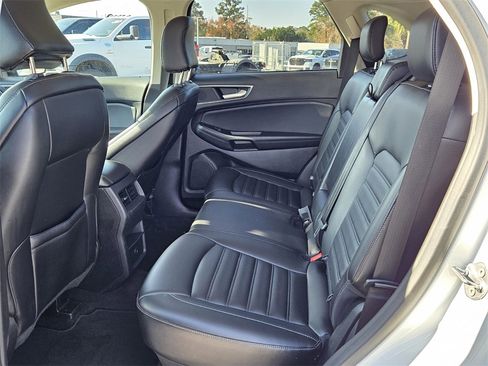 Used 2024 Ford Edge SEL image 11