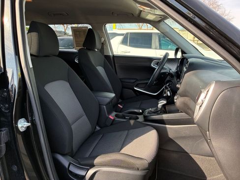 Used 2025 Kia Soul LX w/ LX Technology Package image 34