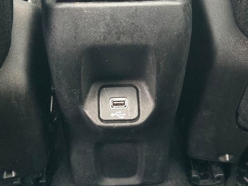 Used 2019 Jeep Renegade Latitude w/ Cold Weather Group image 26