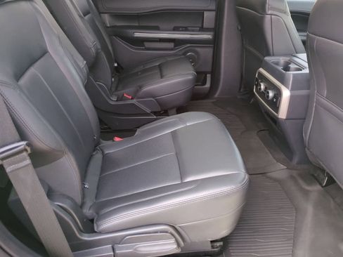 Used 2024 Ford Expedition XLT image 21