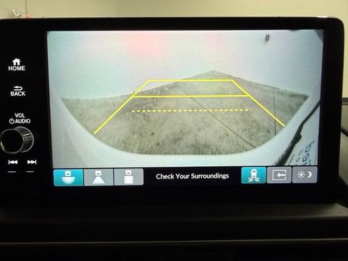 Used 2025 Honda Pilot Touring image 39