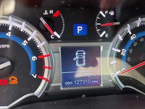 Used 2015 Toyota 4Runner SR5 AWD/4WD image 15