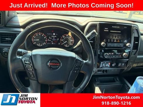 Used 2021 Nissan Titan PRO-4X w/ Pro-4x Convenience Package AWD/4WD image 9