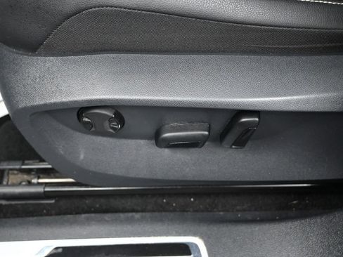 Used 2023 Volkswagen Tiguan SE R-Line FWD image 12
