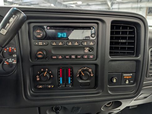 Used 2003 Chevrolet Silverado 2500 4x4 Regular Cab w/ Snow Plow Prep Package image 22