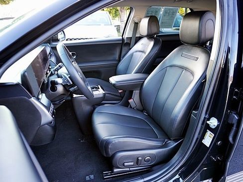 Certified 2025 Hyundai Ioniq 5 SEL image 17