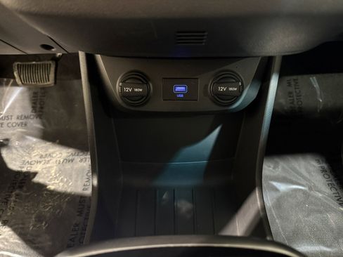 Used 2020 Hyundai Ioniq Limited image 19