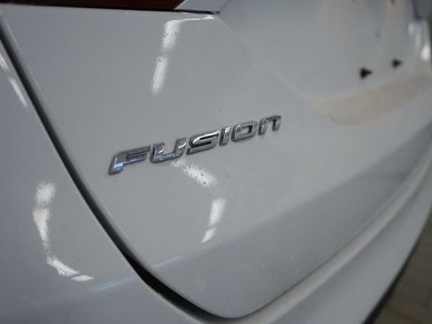 Used 2016 Ford Fusion SE w/ Equipment Group 202A FWD image 13