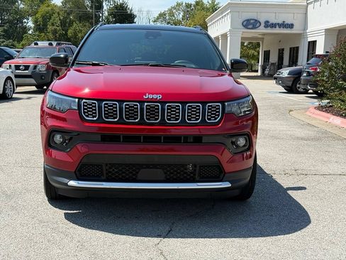 Used 2025 Jeep Compass Limited AWD/4WD image 2
