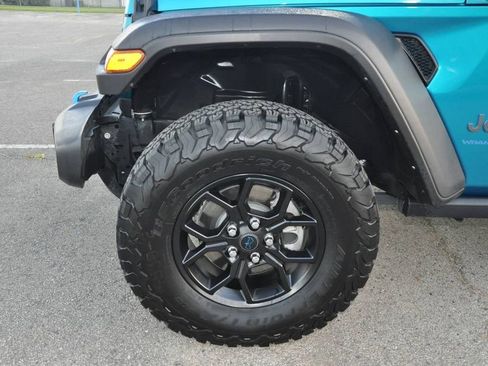 Used 2024 Jeep Wrangler Unlimited image 9