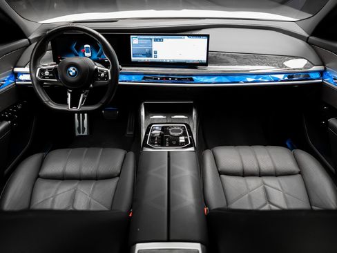 Used 2024 BMW i7 M70 AWD/4WD image 43