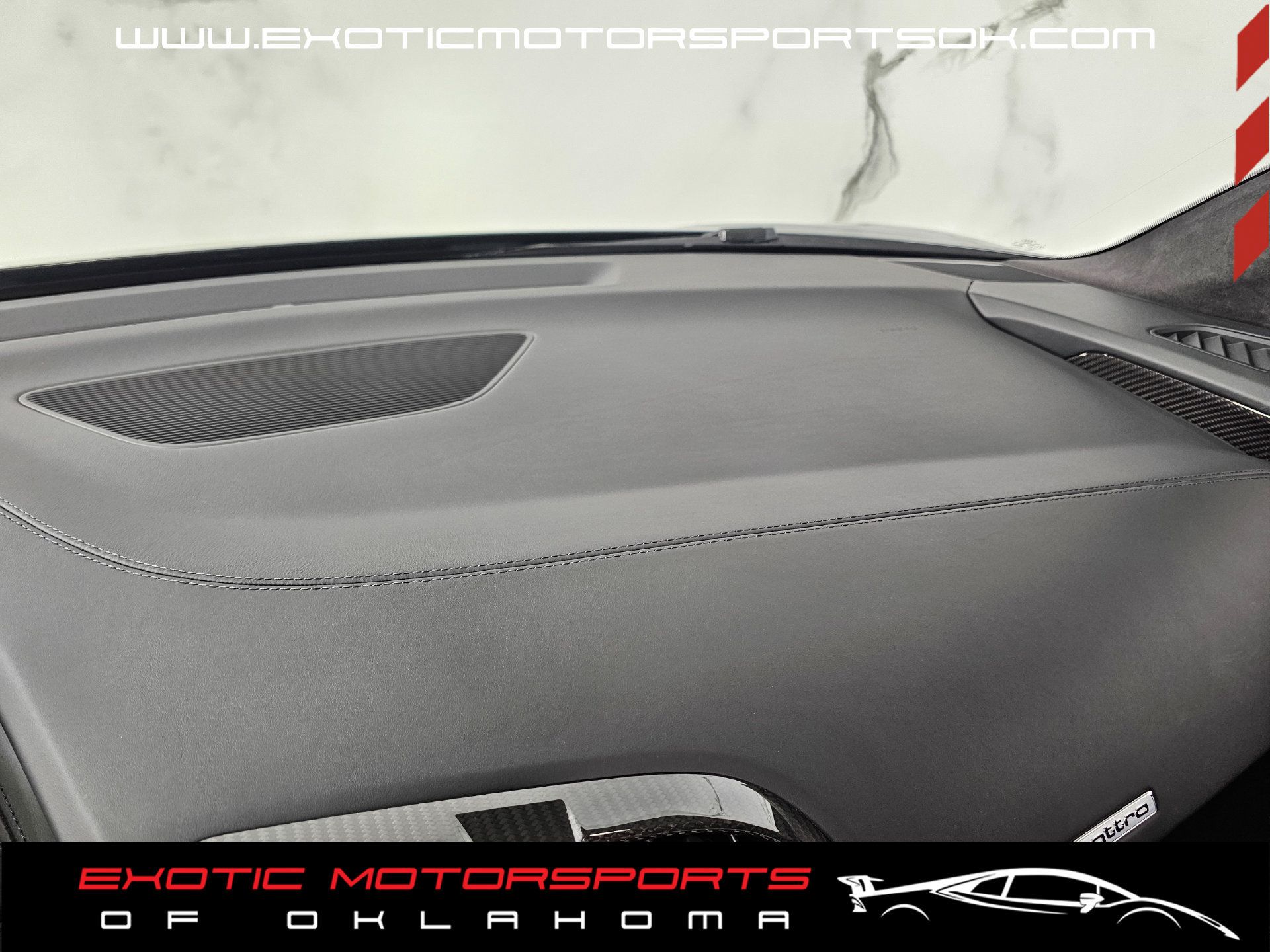 Used 2017 Audi R8 V10 w/ Carbon Exterior Package AWD/4WD image 27