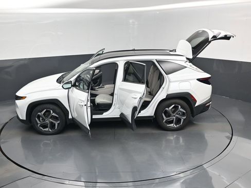 Used 2022 Hyundai Tucson Limited w/ Cargo Package FWD image 17