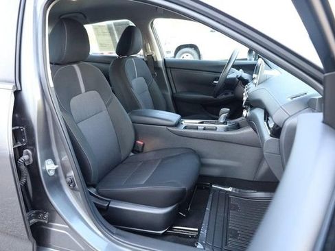 Certified 2025 Nissan Sentra SV FWD image 23