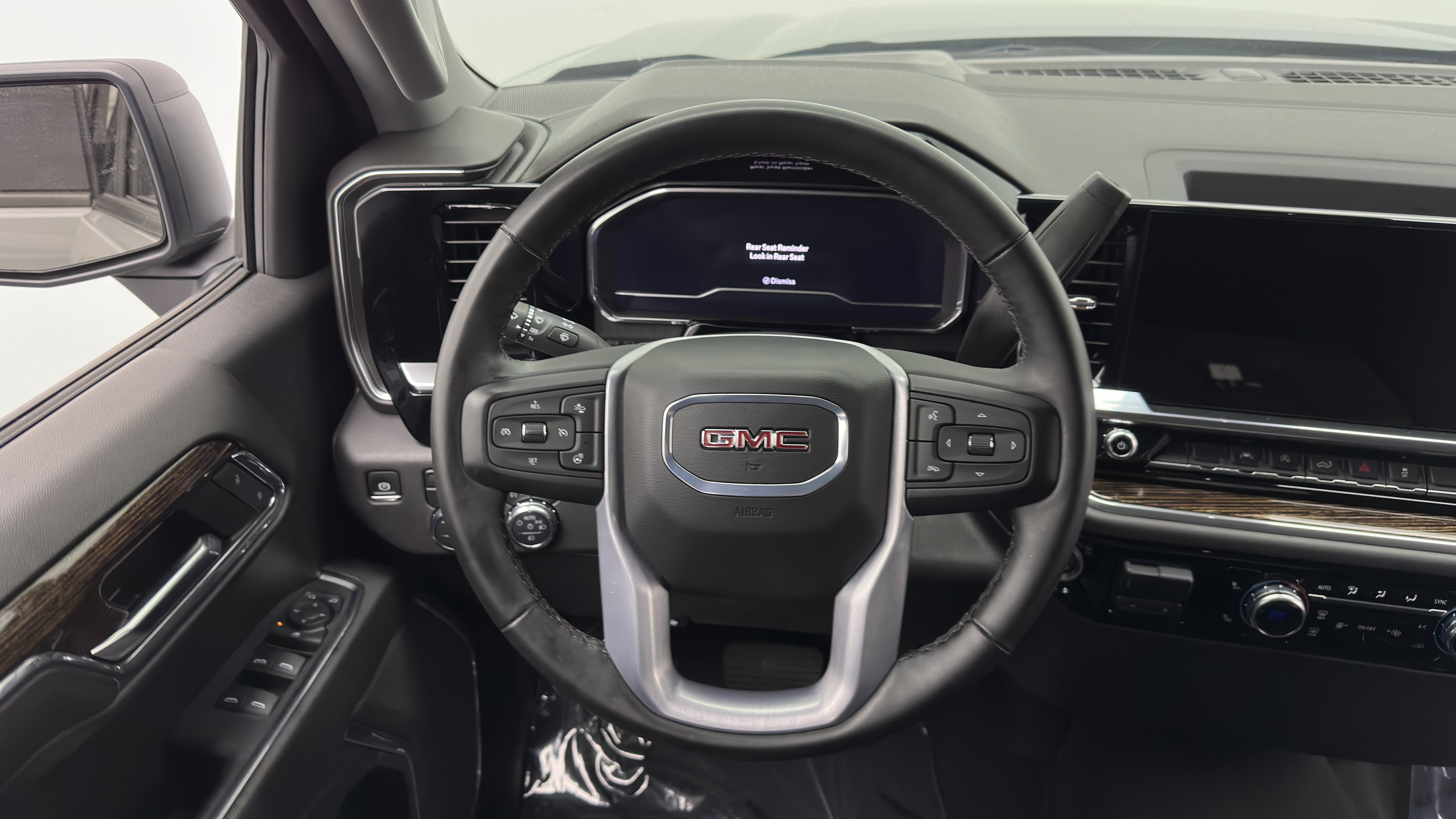 Used 2024 GMC Sierra 1500 Elevation AWD/4WD image 29