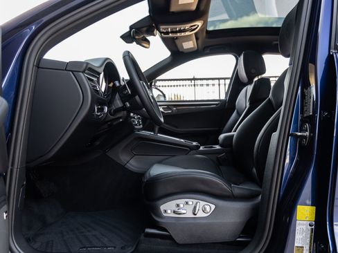 Certified 2026 Porsche Macan AWD/4WD image 25