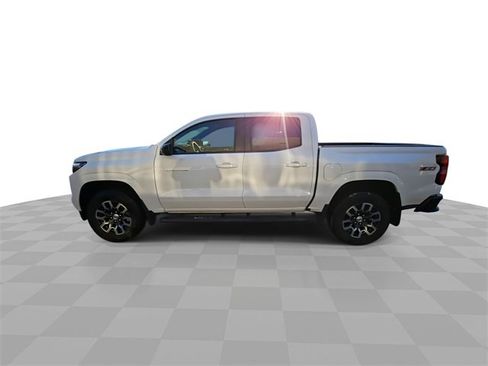 Used 2023 Chevrolet Colorado Z71 w/ Z71 Convenience Package 2 image 5