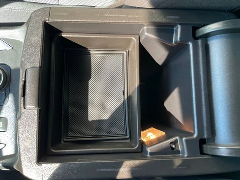 Used 2022 Chevrolet Traverse LT image 20