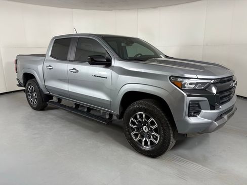 Used 2023 Chevrolet Colorado Z71 w/ Z71 Convenience Package 2 AWD/4WD image 9