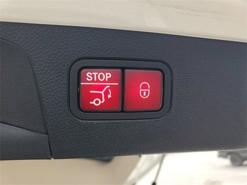 Used 2022 Mercedes-Benz GLC 300 image 10