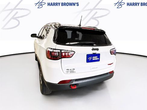 Used 2022 Jeep Compass Trailhawk w/ Trailhawk Convenience Group AWD/4WD image 9