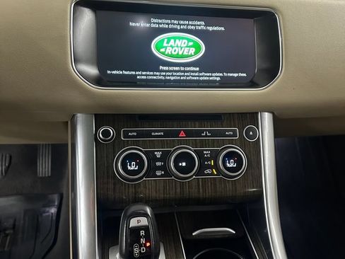 Used 2017 Land Rover Range Rover Sport HSE AWD/4WD image 18