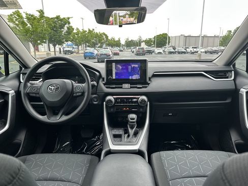 Certified 2025 Toyota RAV4 XLE w/ Convenience Package FWD image 29