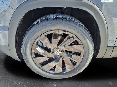 New 2026 Volkswagen Atlas SE image 8