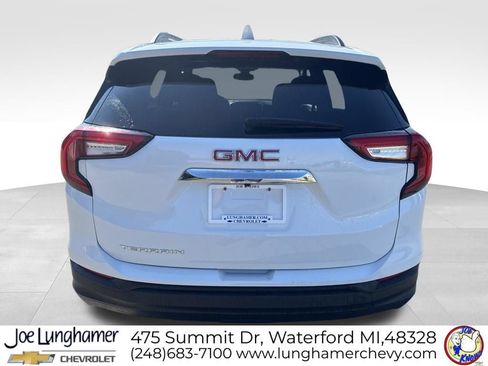 Certified 2024 GMC Terrain SLE w/ Driver Convenience Package FWD image 4