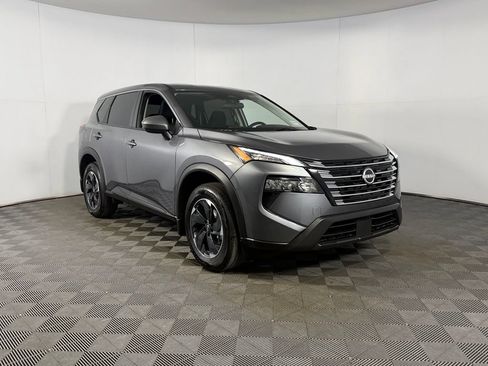Used 2026 Nissan Rogue SV AWD/4WD image 3
