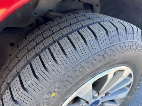 Used 2017 Ford Expedition XLT image 11