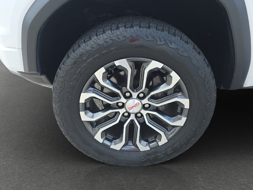 Used 2024 GMC Canyon Denali AWD/4WD image 4