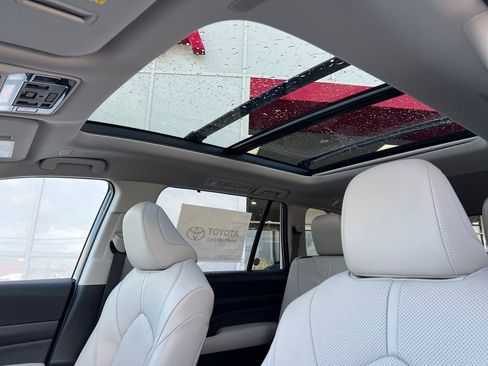 New 2026 Toyota Grand Highlander AWD image 24