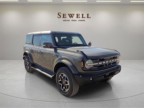 New 2025 Ford Bronco Outer Banks image 6