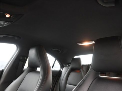 Used 2016 Mercedes-Benz CLA 250 image 2
