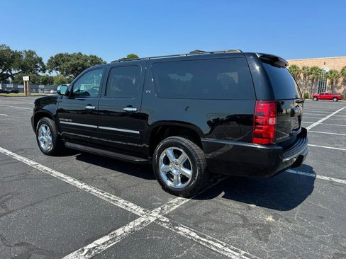 Used 2013 Chevrolet Suburban LTZ image 8