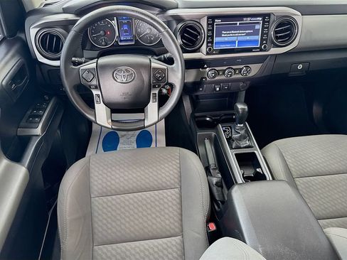 Used 2020 Toyota Tacoma SR5 RWD image 27