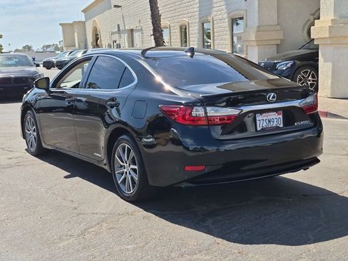 Used 2017 Lexus ES 300h w/ Navigation System Package FWD image 8