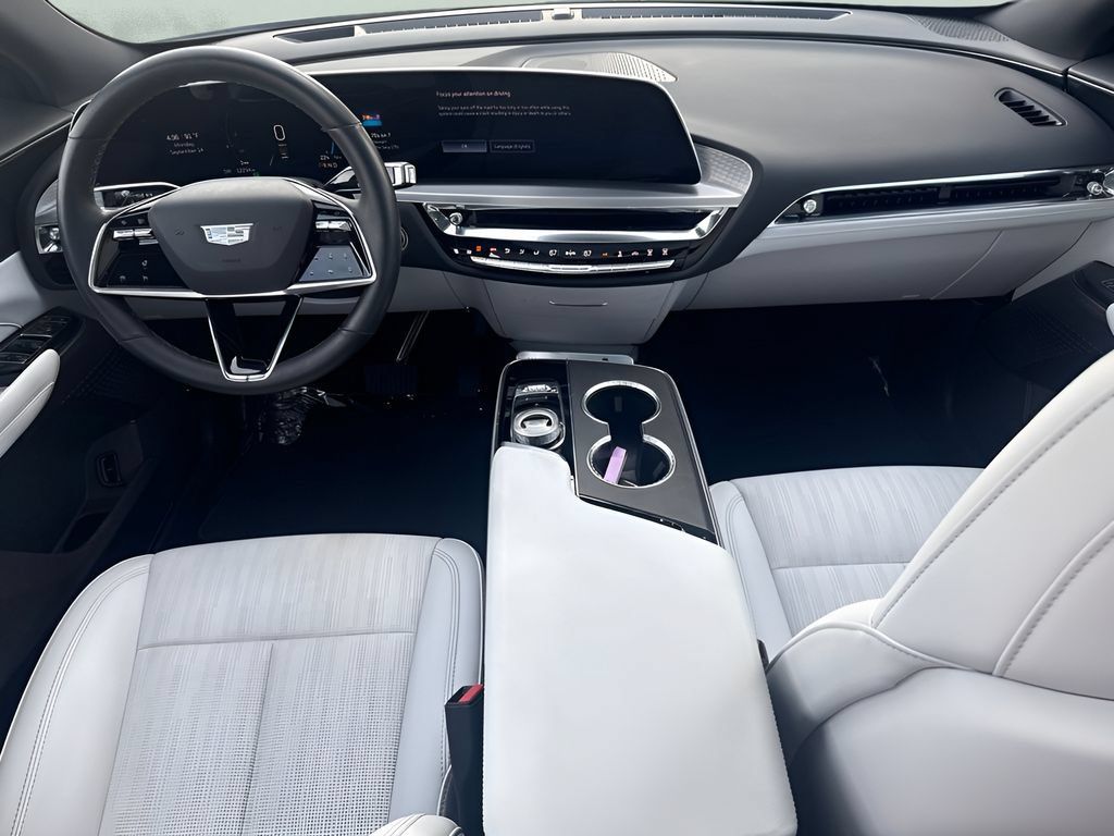 Used 2025 Cadillac Lyriq Luxury RWD image 24