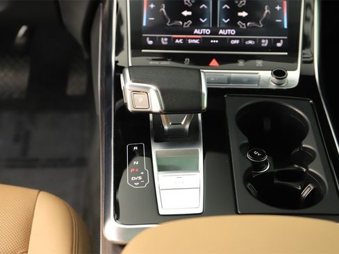 Certified 2023 Audi Q8 Prestige w/ Prestige Package image 21