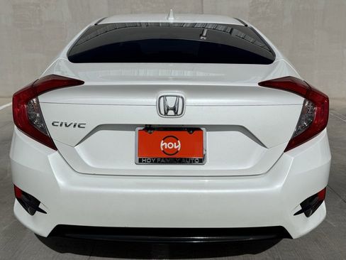 Used 2018 Honda Civic EX image 4