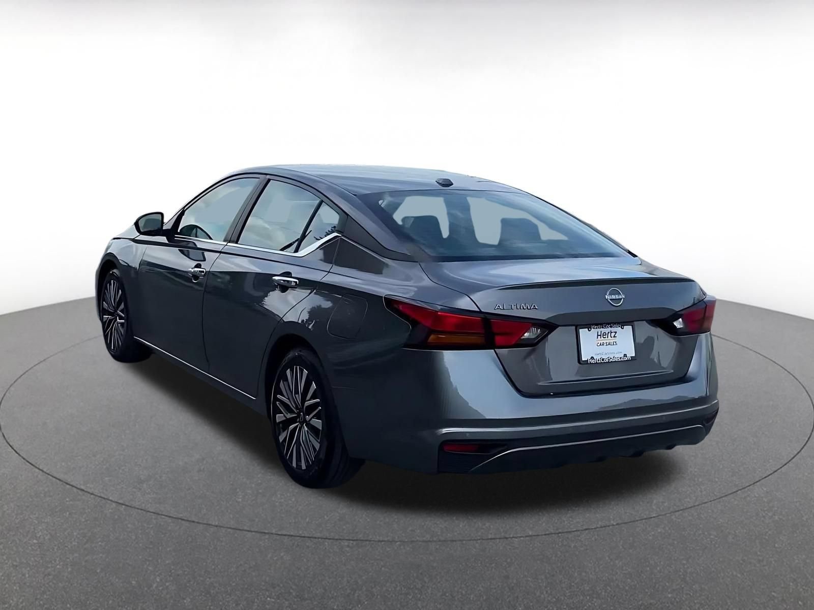 Used 2025 Nissan Altima 2.5 SV FWD image 10