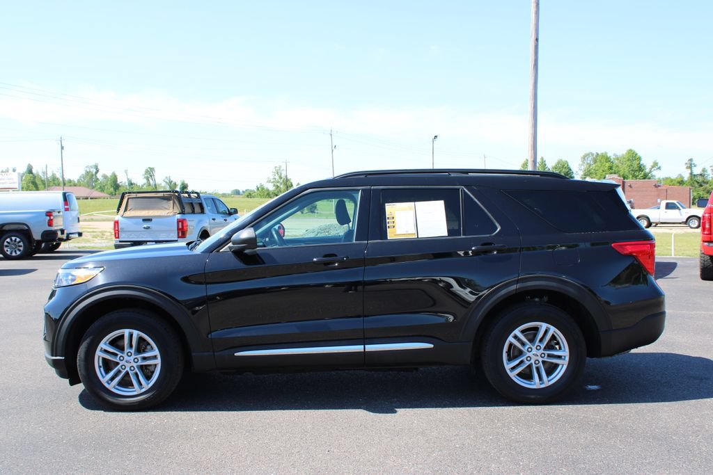 Used 2023 Ford Explorer XLT AWD/4WD image 6