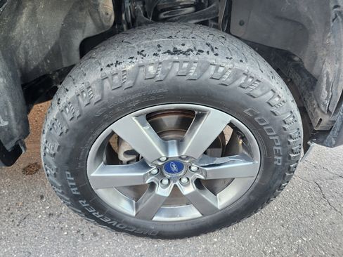 Used 2017 Ford F150 Lariat w/ Equipment Group 502A Luxury image 28